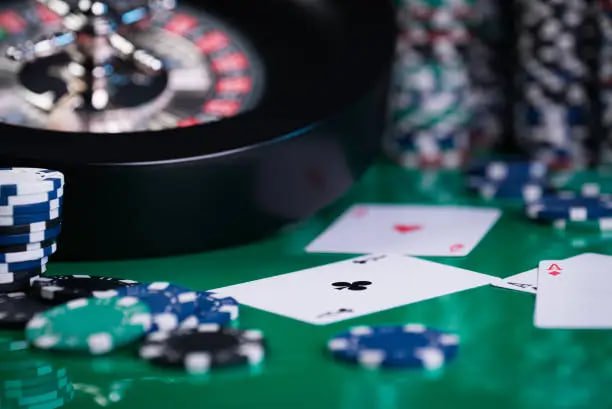 Antarmuka permainan Starlight Princess dengan simbol berwarna dan fitur bonus terlihat